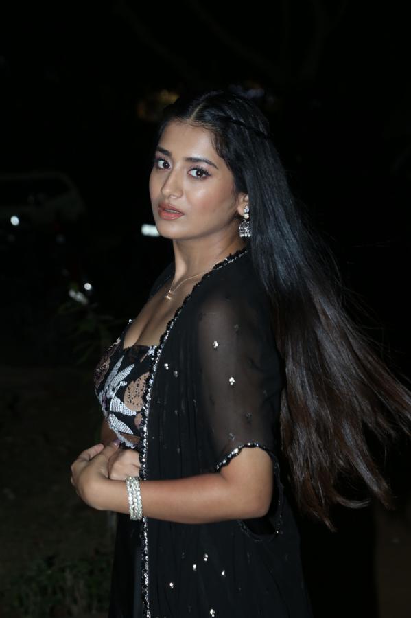 rashi-singh-stills-2-7.jpg