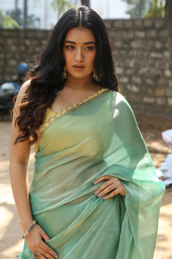 rashi-singh-stills-3-13.jpg