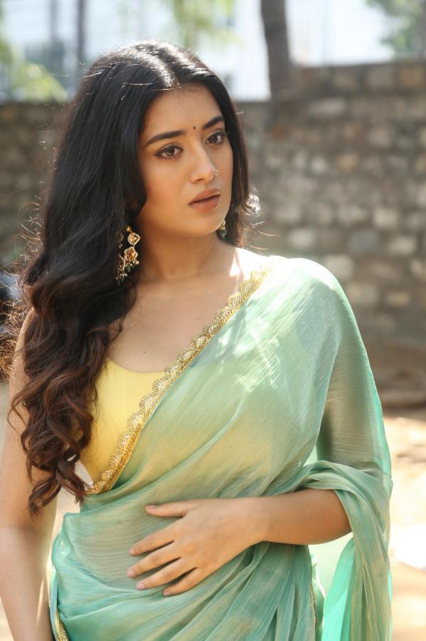 rashi-singh-stills-3-15.jpg