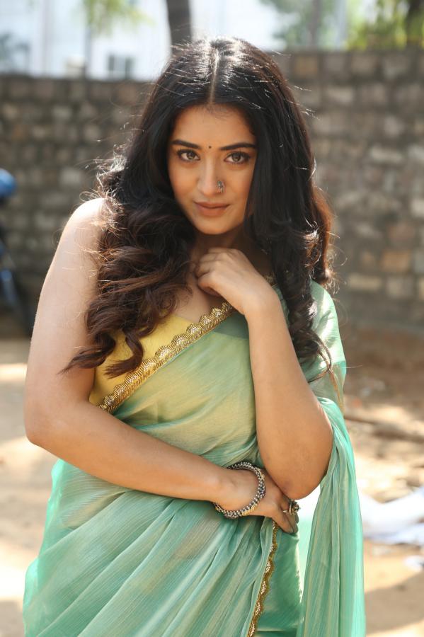 rashi-singh-stills-3-18.jpg