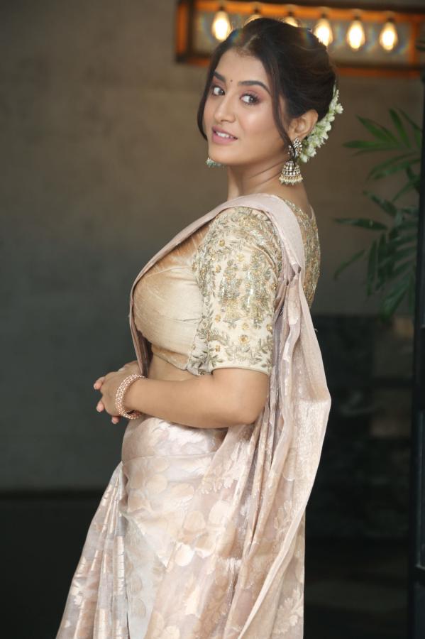 rashi-singh-stills-5-18.jpg