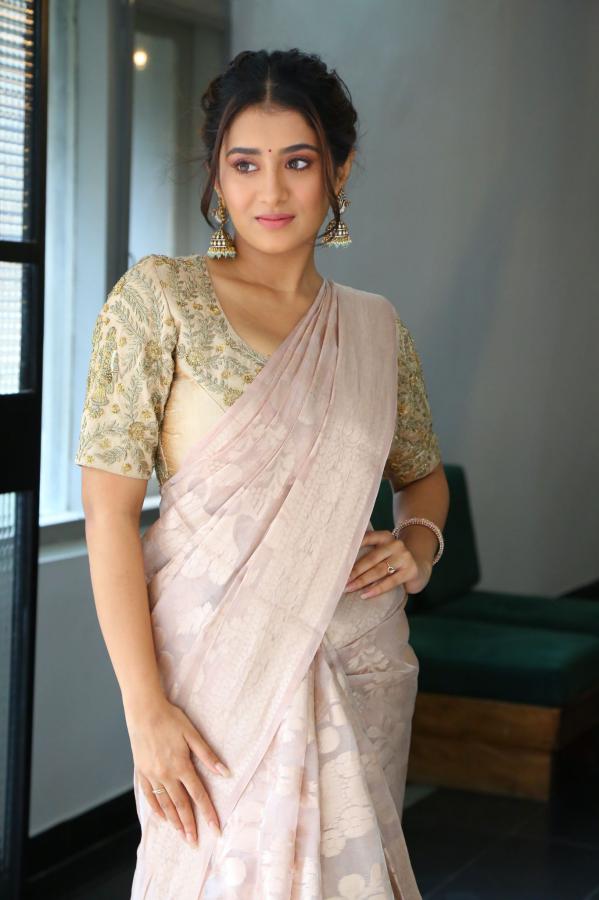 rashi-singh-stills-5-5.jpg