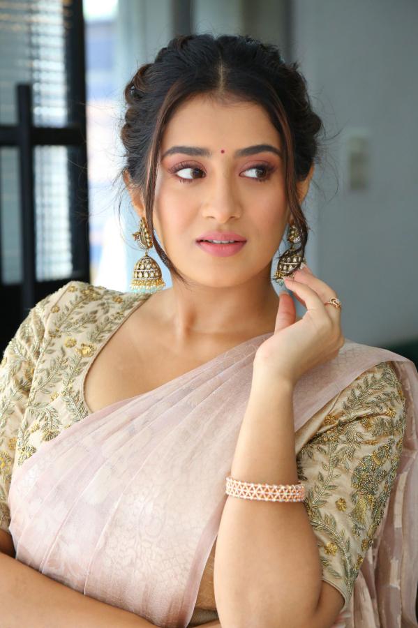 rashi-singh-stills-5-6.jpg