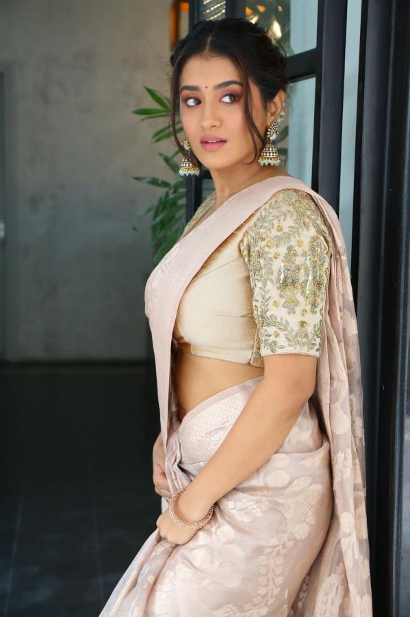 rashi-singh-stills-5-8.jpg