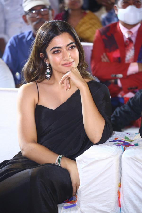 rashmika-mandanna-stills-2-5.jpg