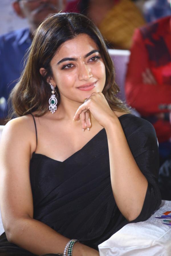 rashmika-mandanna-stills-2-6.jpg