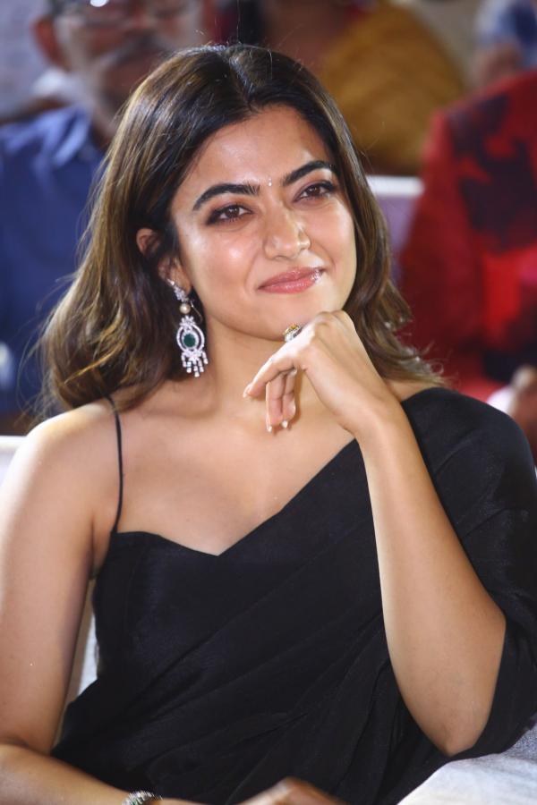 rashmika-mandanna-stills-2-9.jpg