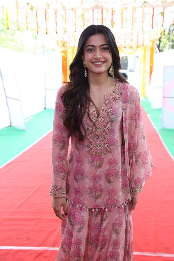 rashmika-mandanna-stills-4-14.jpg