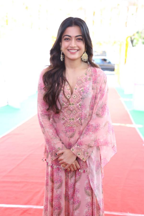 rashmika-mandanna-stills-4-15.jpg