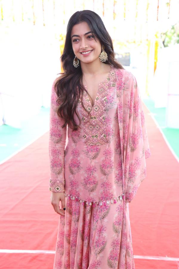 rashmika-mandanna-stills-4-16.jpg