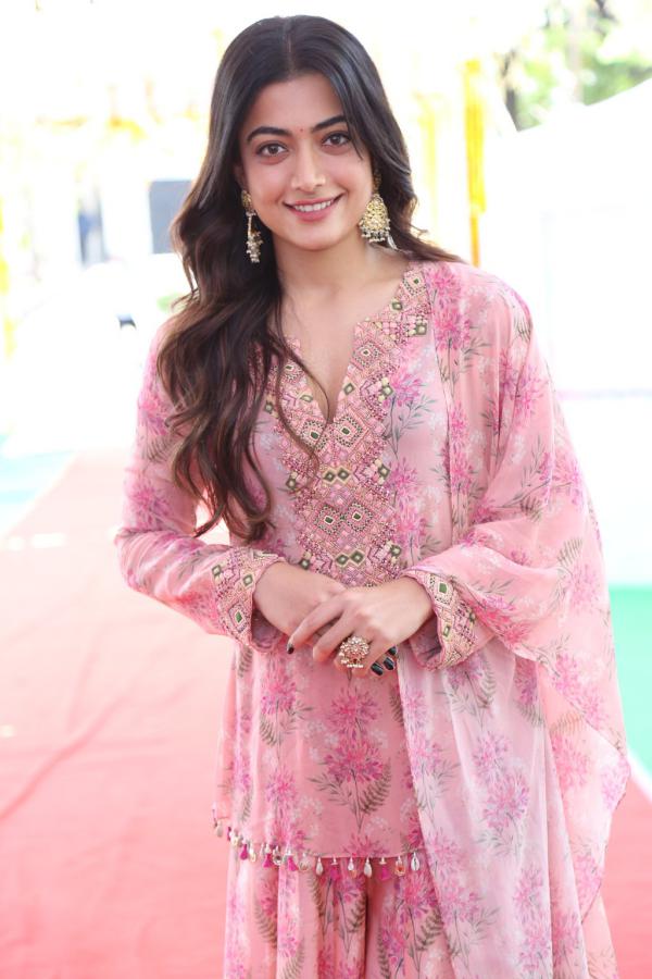 rashmika-mandanna-stills-4-17.jpg