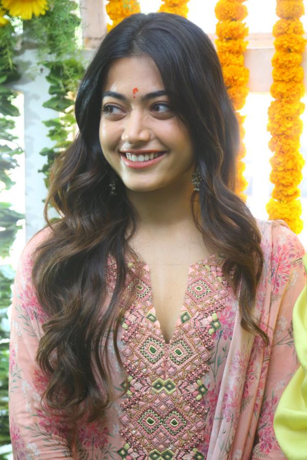 rashmika-mandanna-stills-4-2.jpg
