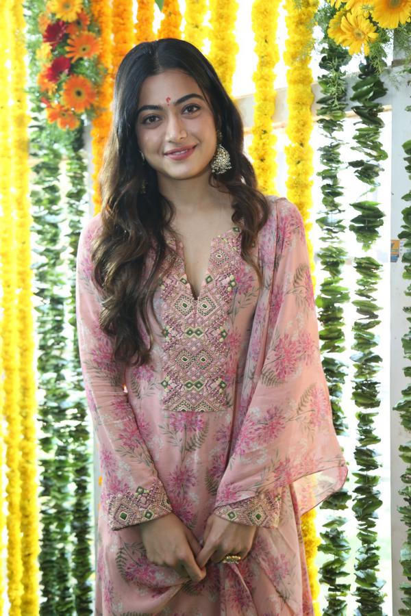 rashmika-mandanna-stills-4-3.jpg