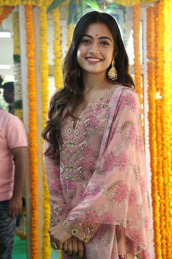 rashmika-mandanna-stills-4-4.jpg