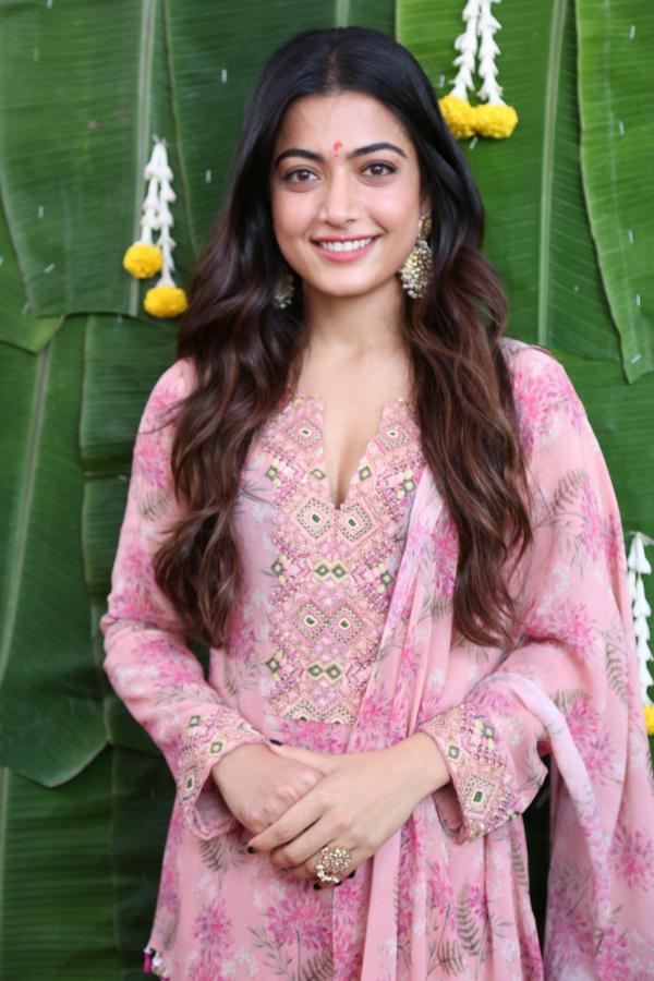 rashmika-mandanna-stills-4-5.jpg
