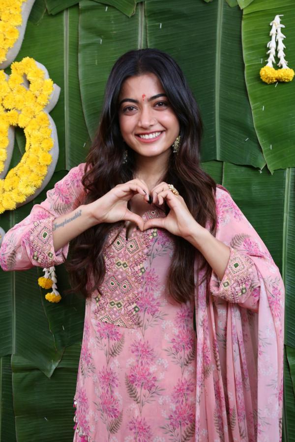 rashmika-mandanna-stills-4-8.jpg