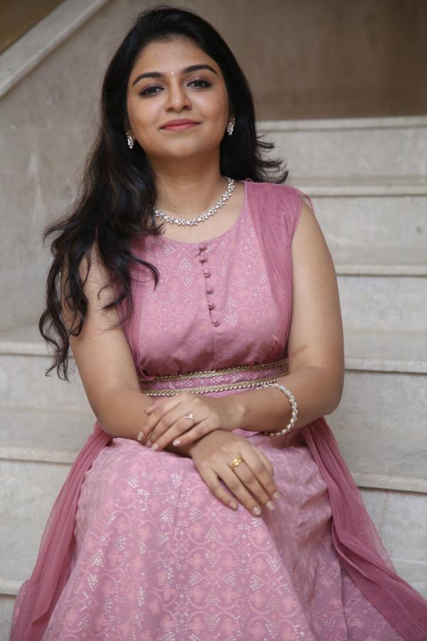 raveena-ravi-stills-13.jpg