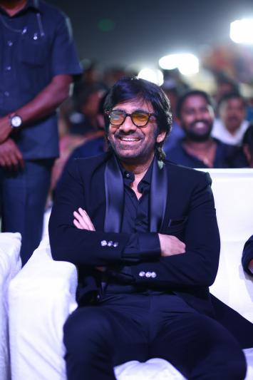 ravi-teja-stills-3-3.jpg