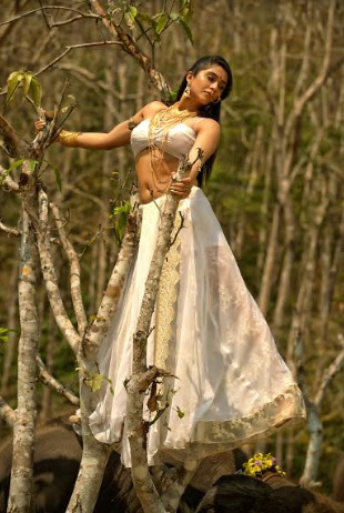 Regina Stills
