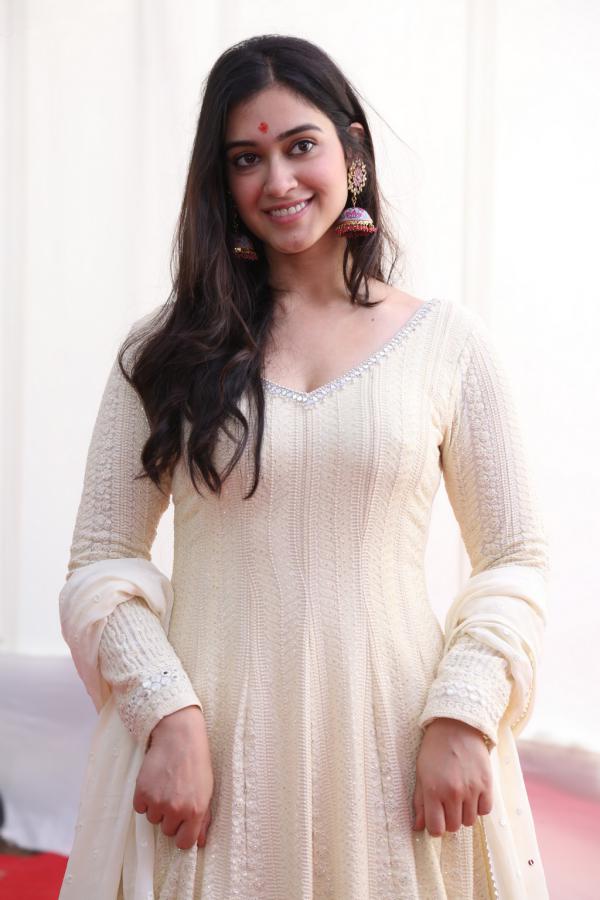 rhea-sachdeva-stills-4.jpg