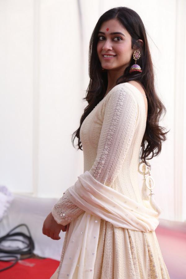 rhea-sachdeva-stills-6.jpg