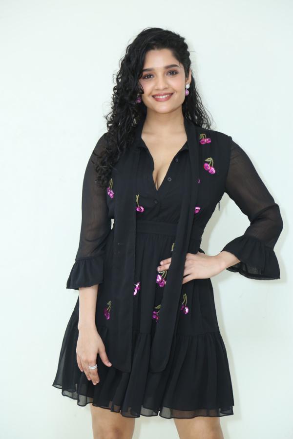 rithika-singh-stills-10.jpg
