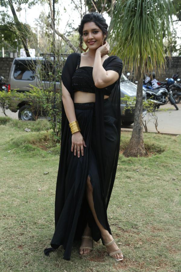 rithika-singh-stills-2-14.jpg