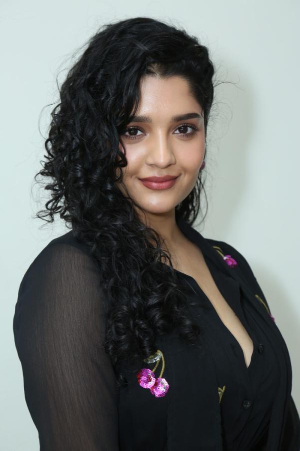rithika-singh-stills-2.jpg