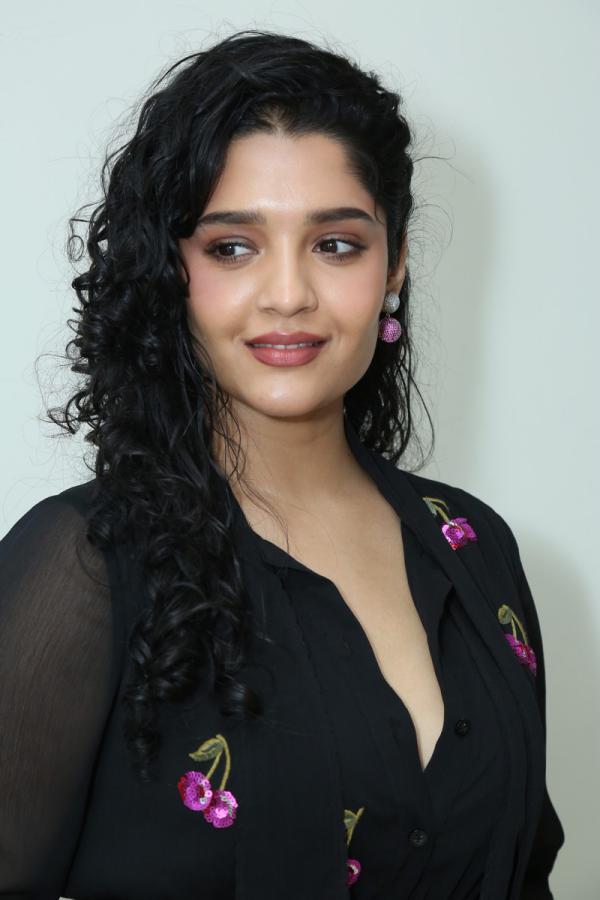 rithika-singh-stills-4.jpg