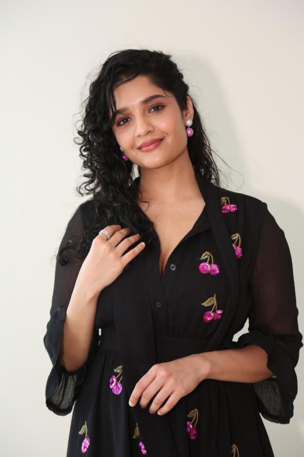 rithika-singh-stills-8.jpg