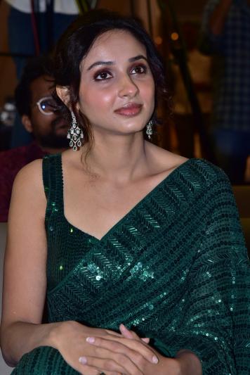riya-suman-stills-2-10.jpg