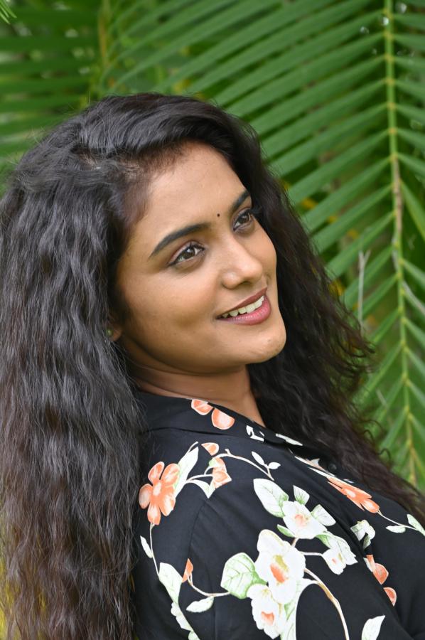 roopa-koduvayur-stills-4.jpg