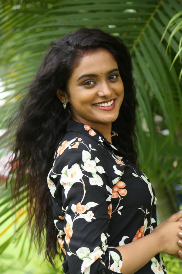 roopa-koduvayur-stills-8.jpg