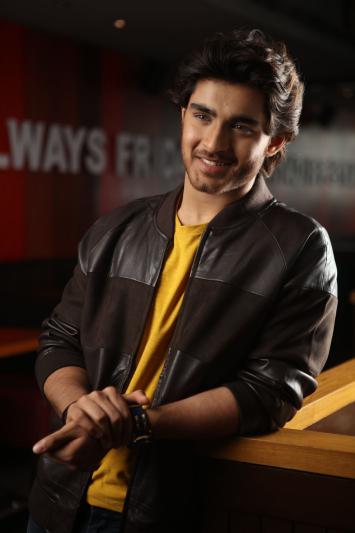 roshan-meka-stills-3.jpg