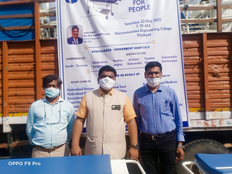 rotary-club-donation-of-stretcher-beds-3.jpg