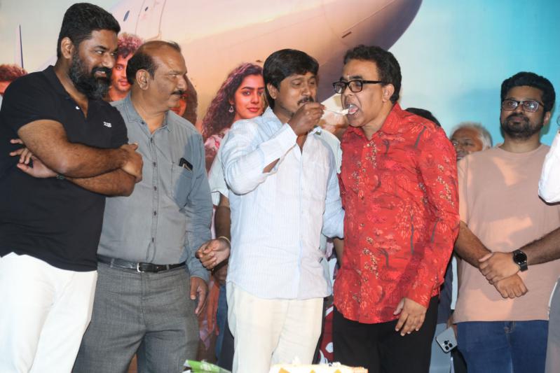 roti-kapada-romance-movie-press-meet-17.jpg