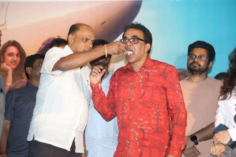 roti-kapada-romance-movie-press-meet-18.jpg