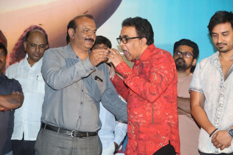 roti-kapada-romance-movie-press-meet-20.jpg