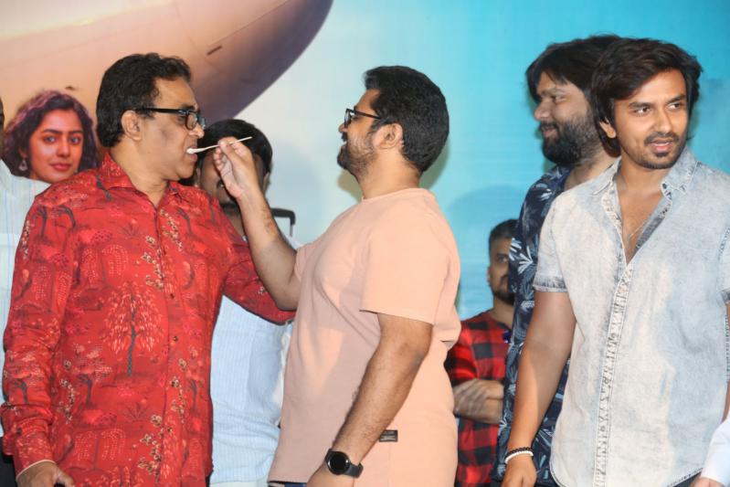 roti-kapada-romance-movie-press-meet-23.jpg