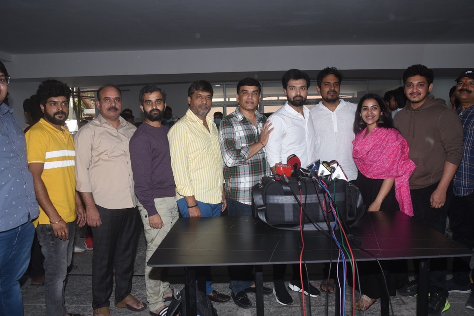 rowdy-boys-movie-success-meet-10.jpg