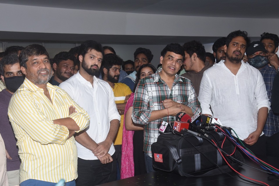 rowdy-boys-movie-success-meet-12.jpg