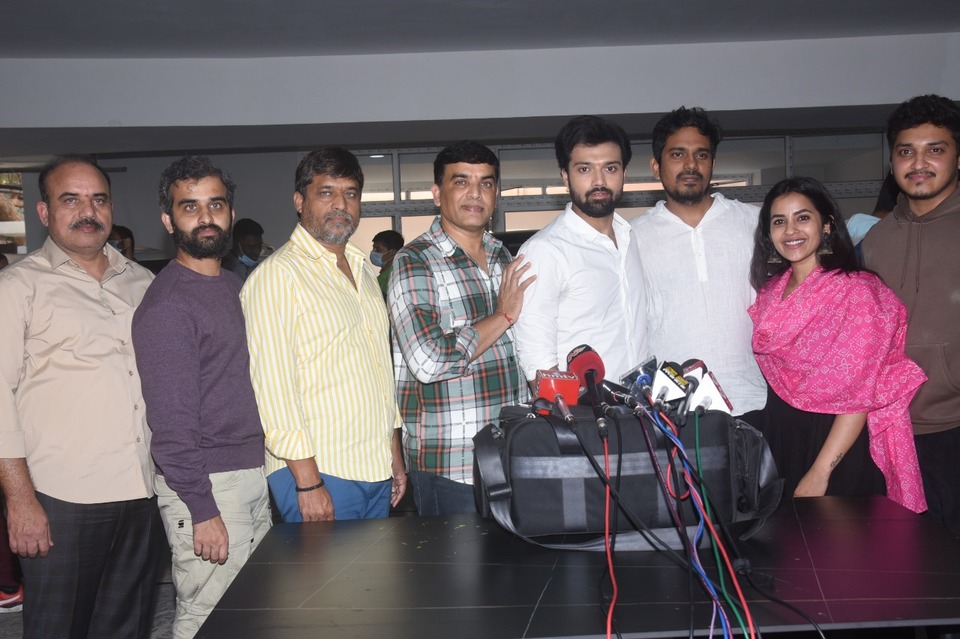 rowdy-boys-movie-success-meet-14.jpg