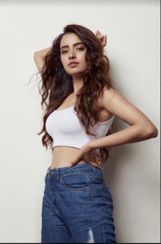 rukshar-dhillon-stills-2-2.jpg