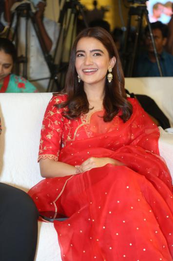 rukshar-dhillon-stills-5.jpg