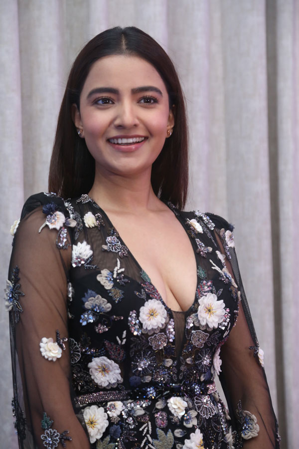 rukshar-dhillon-stills-6-8.jpg