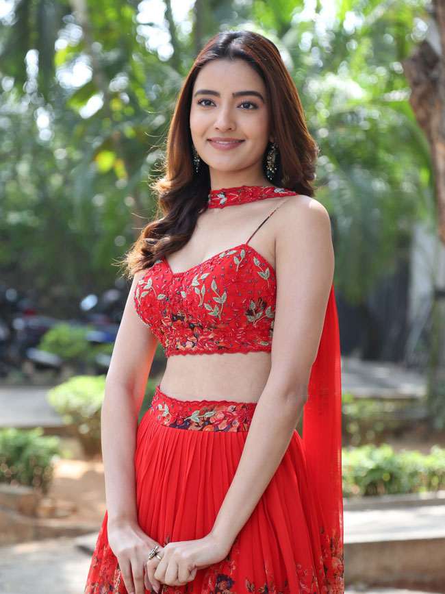 rukshar-dhillon-stills-7-23.jpg