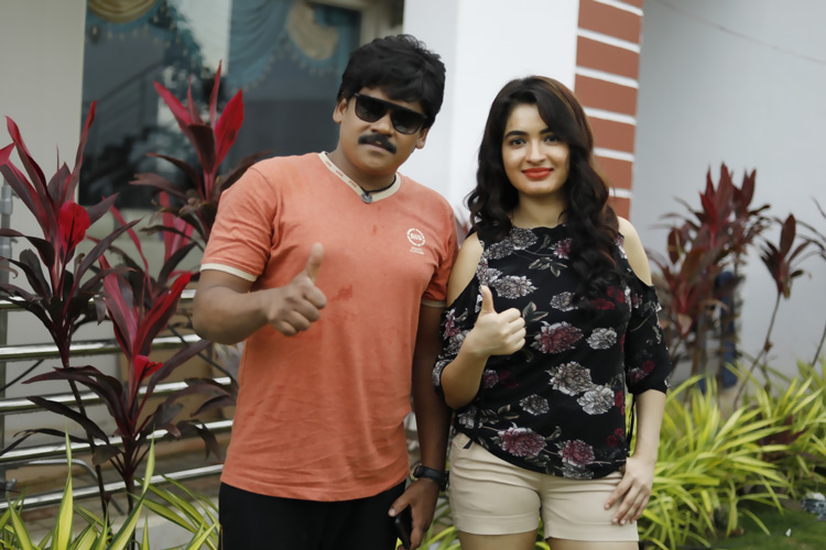 Bomma Adhirindi Dimma Tirigindi Movie Stills