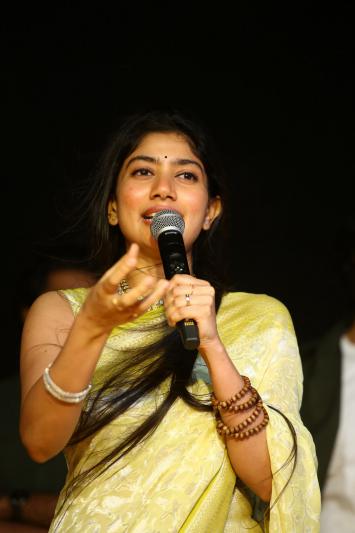 sai-pallavi-stills-7.jpg