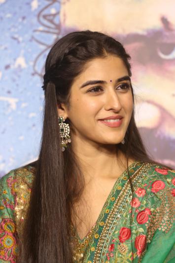 sakshi-vaidhya-stills-3.jpg