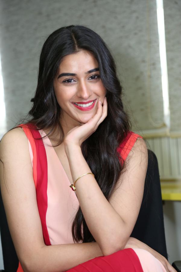 sakshi-vaidya-stills-7.jpg
